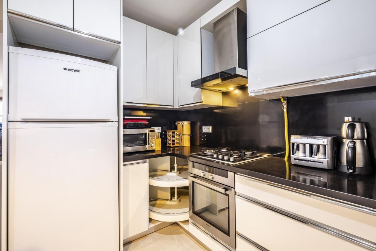דירות איסטמבול Flat With Sea View Near Uskudar Ferry Station מראה חיצוני תמונה
