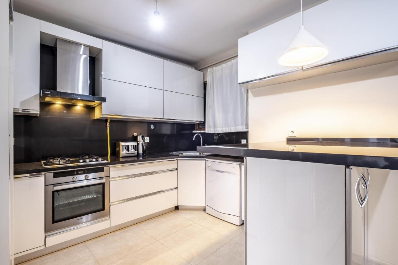 דירות איסטמבול Flat With Sea View Near Uskudar Ferry Station מראה חיצוני תמונה