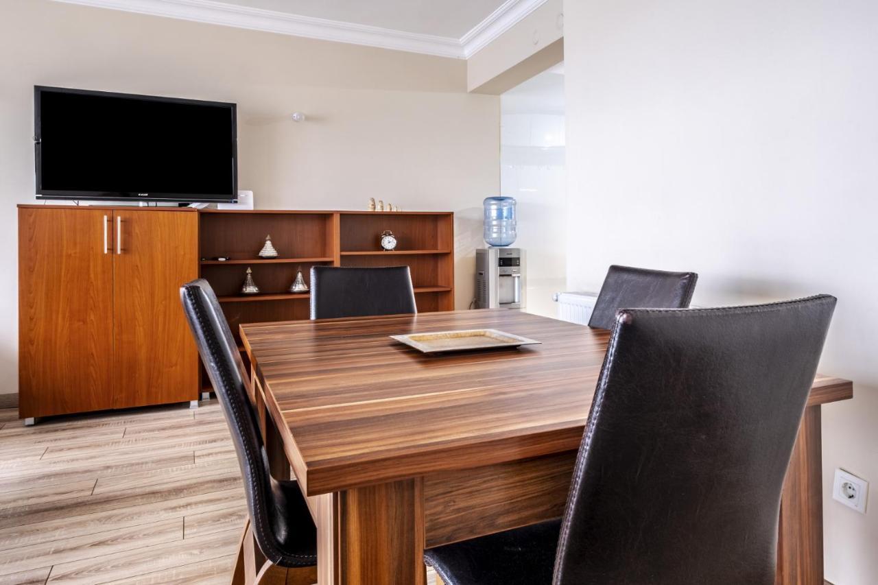 דירות איסטמבול Flat With Sea View Near Uskudar Ferry Station מראה חיצוני תמונה